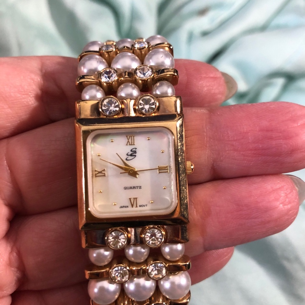 Suzanne Somers Gold and Pearl Watch